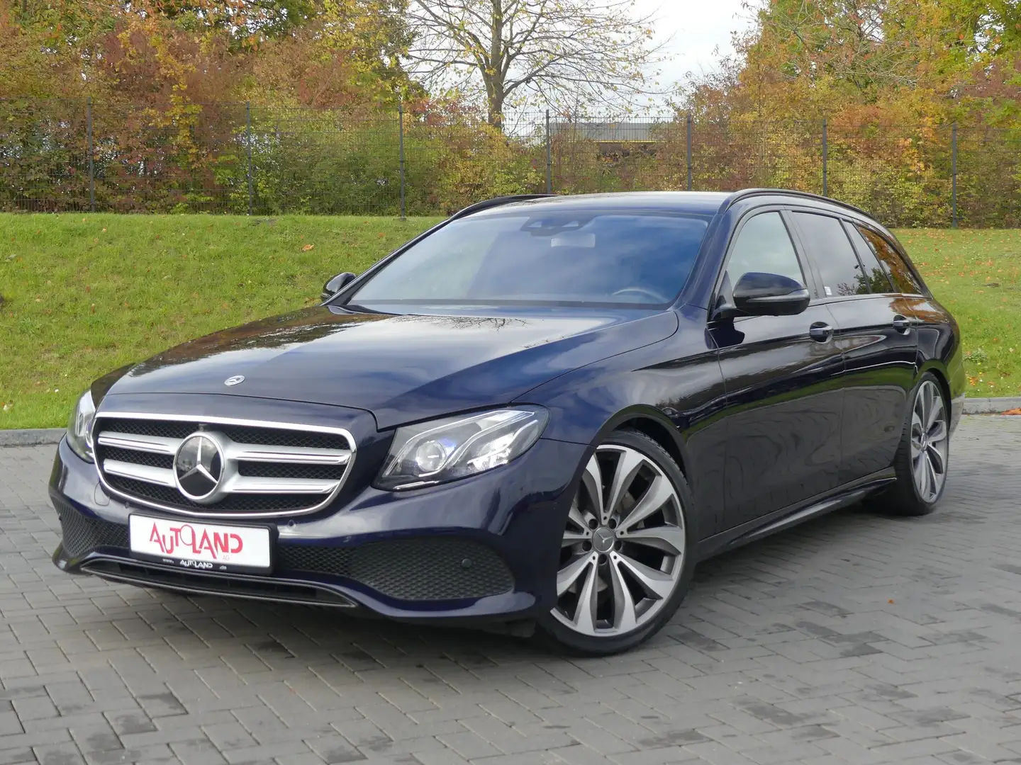 Mercedes-Benz E 220 E220d 4Matic LED 360° Virtual Cockpit DAB ACC Blau - 2