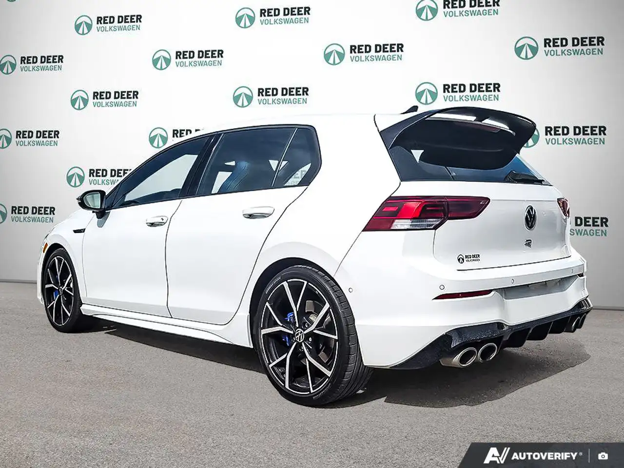 Volkswagen Golf R снимка Volkswagen Golf R
