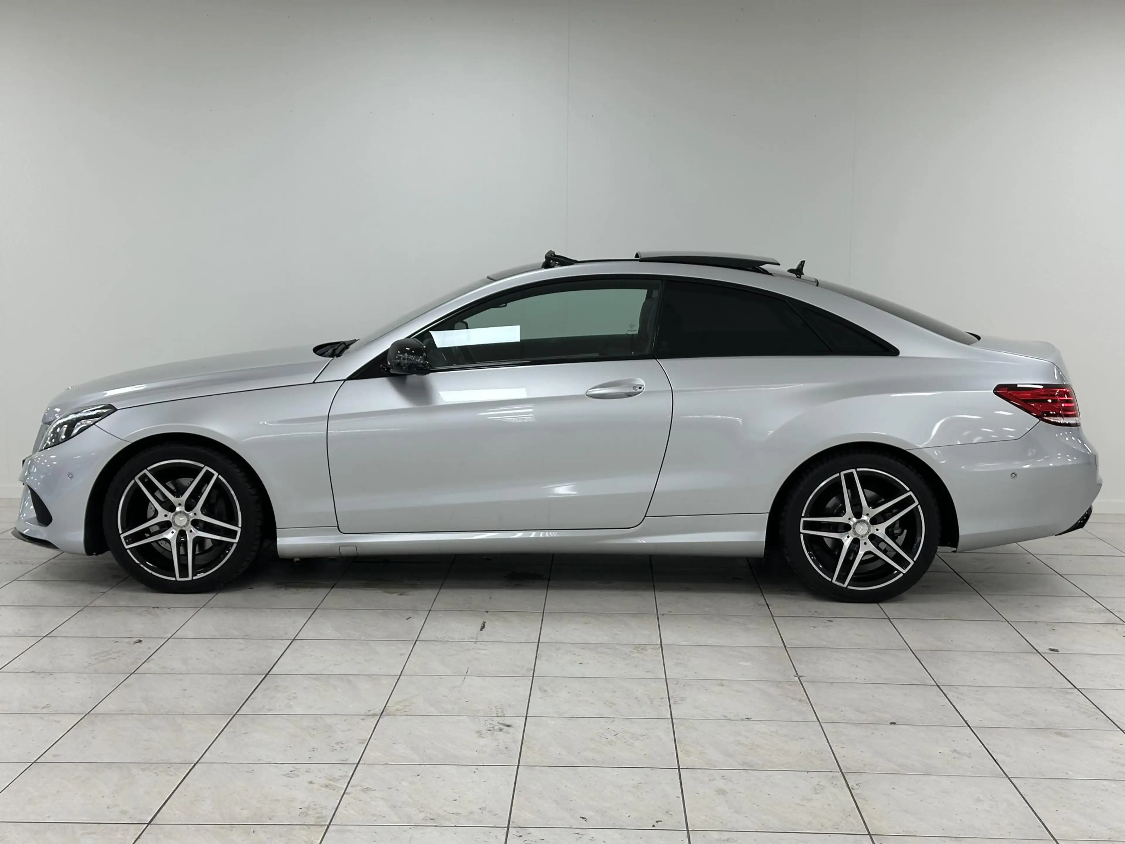 Mercedes-Benz E 250 Coupé Prestige BIJZONDERE AUTO | PANORAMADAK | ACH — photo 19
