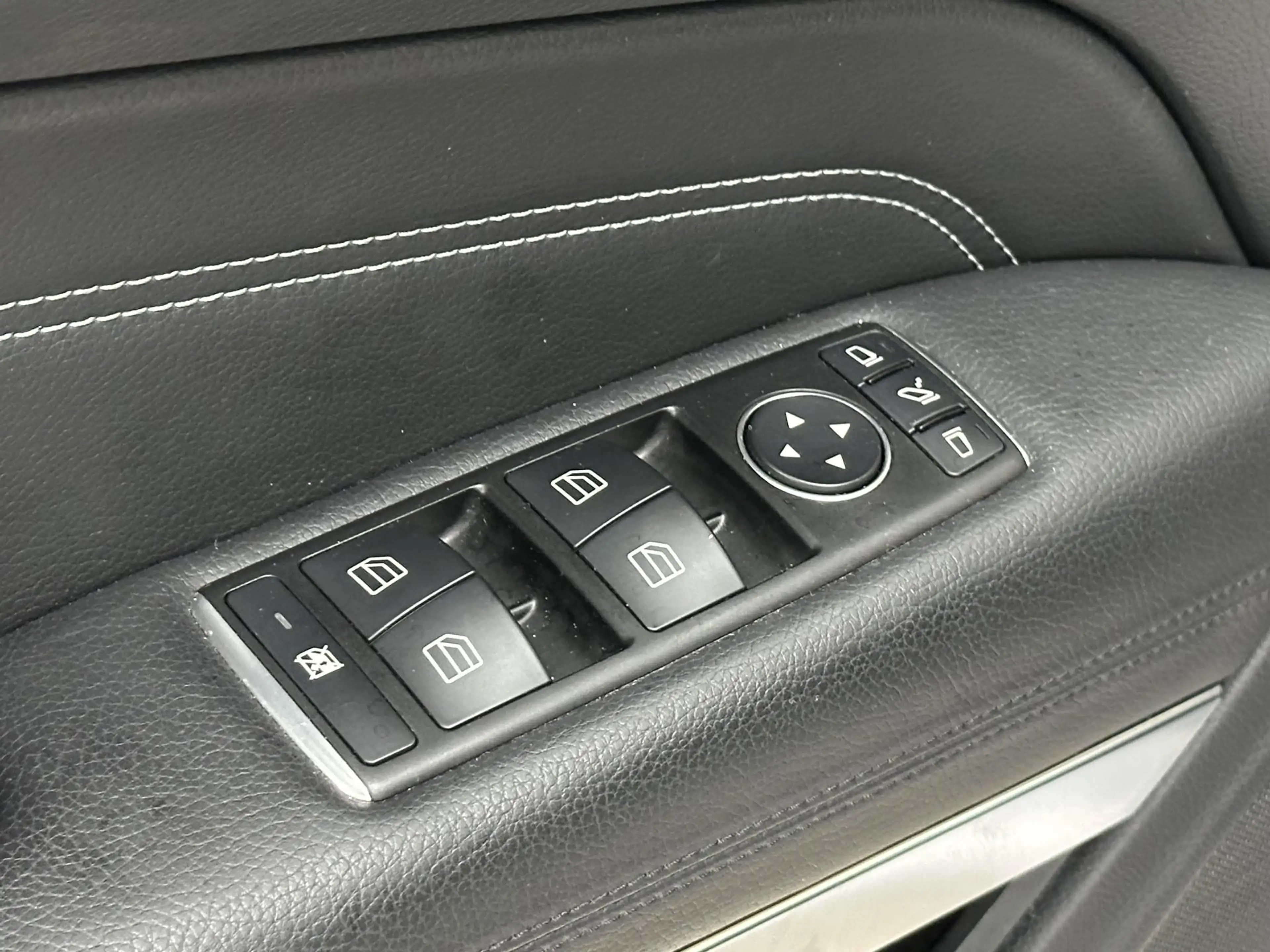 Mercedes-Benz E 250 Coupé Prestige BIJZONDERE AUTO | PANORAMADAK | ACH — photo 23