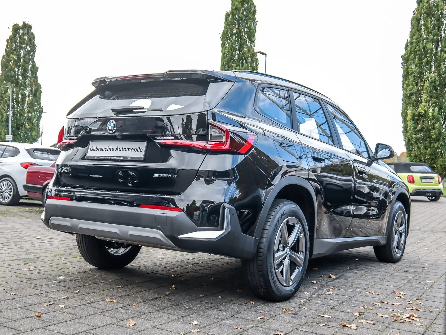 BMW X1 sDrive18i RFK NAVI LED Sound Syst. PDC V+H Schwarz - 2