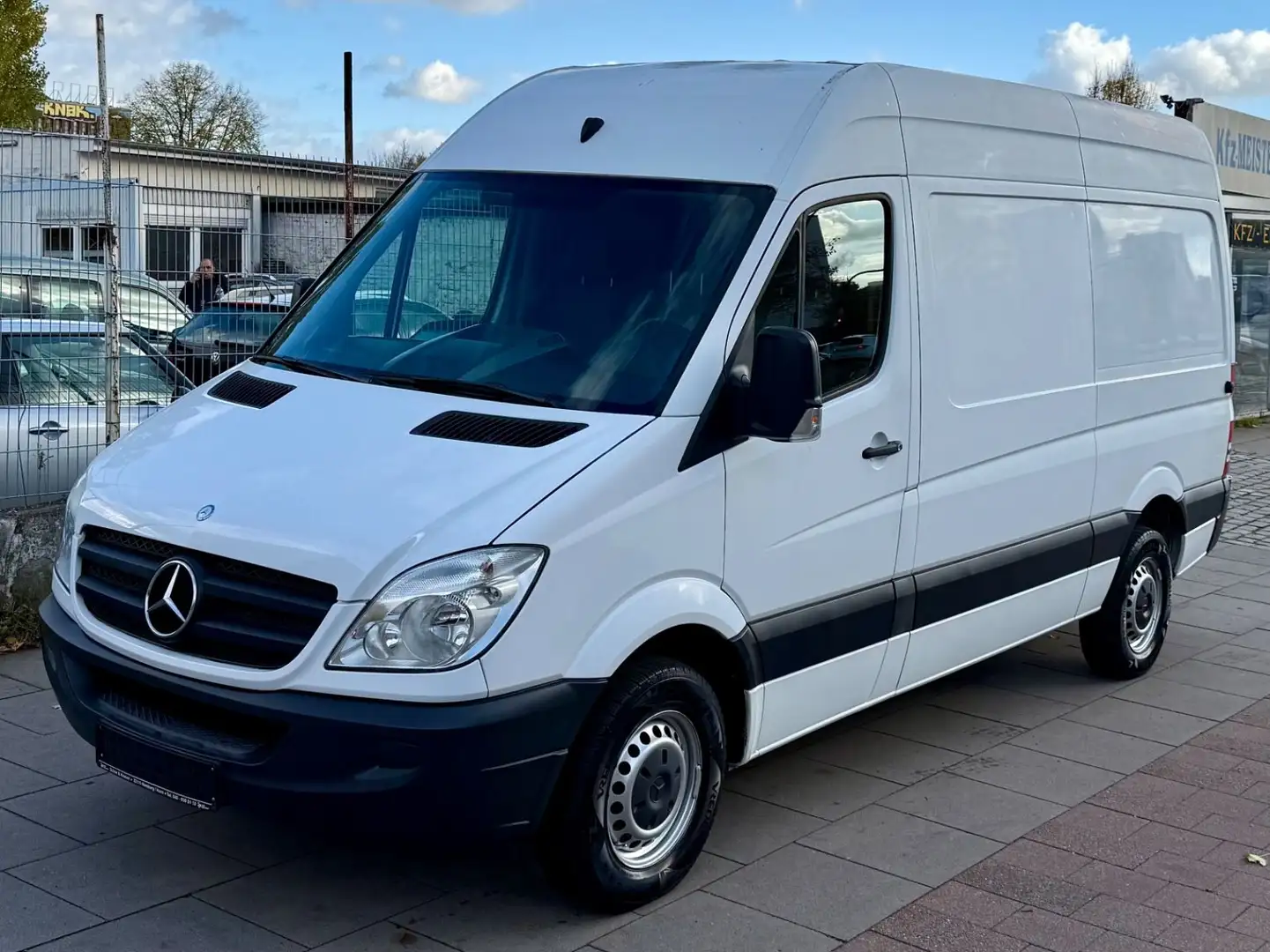 Mercedes-Benz Sprinter II Kasten 213 CDI / HOCH & LANG/TÜV NEU Weiß - 2