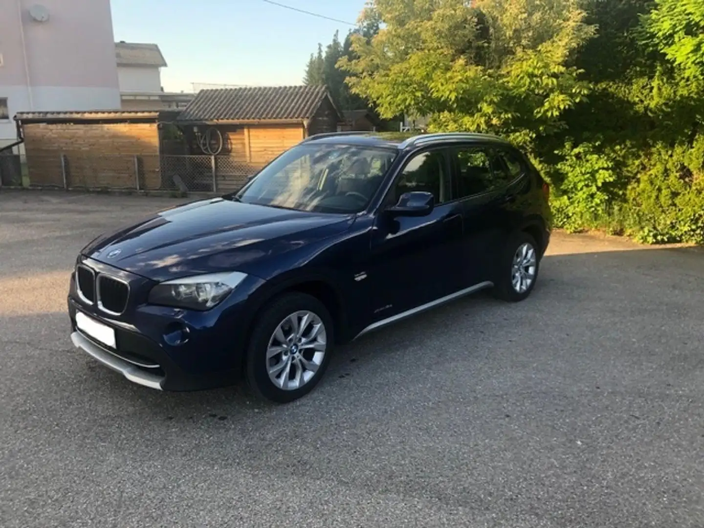 BMW X1 X1 xDrive18d Österreich Paket Plus Blau - 1