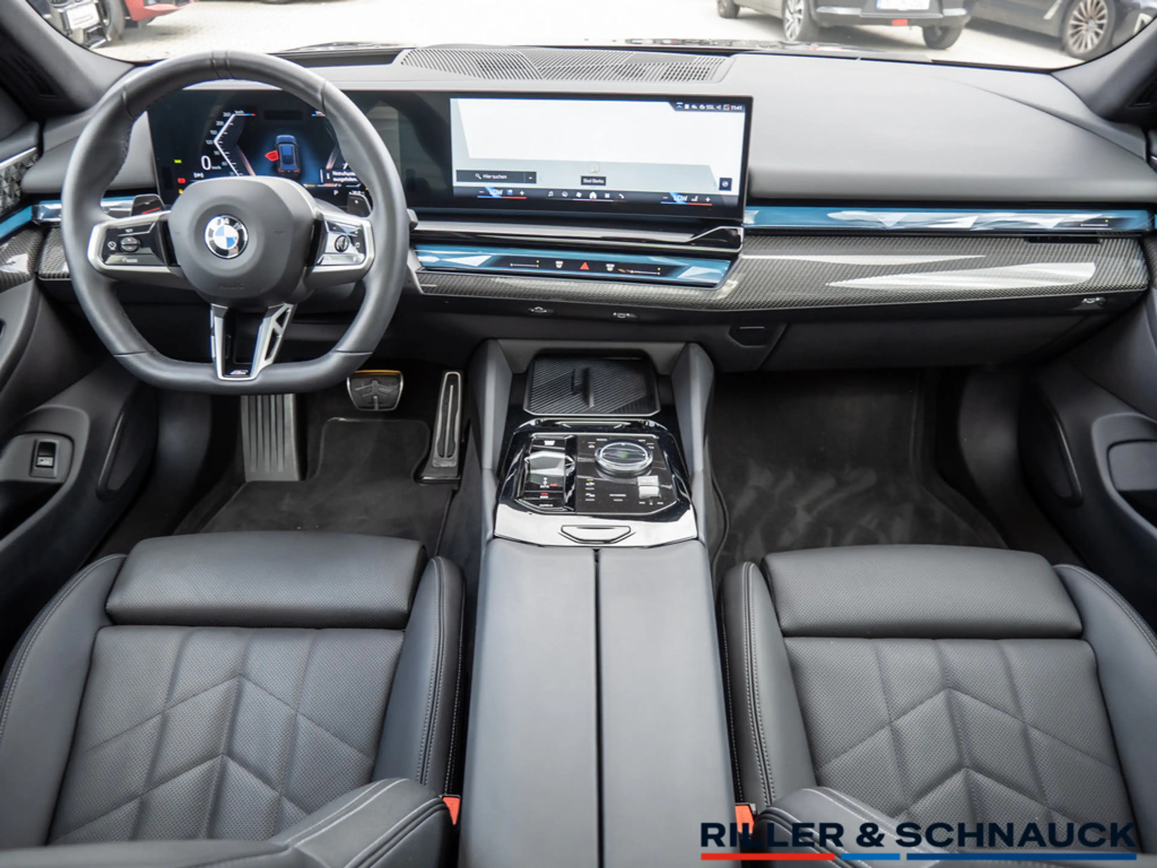 BMW 540 d xDrive Touring — photo 9