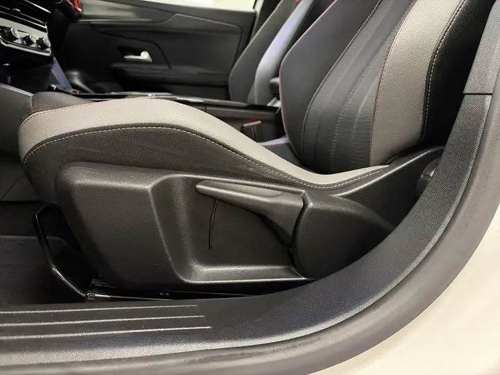 Opel Mokka GS Line 1,2 T AT8 S/S 2021, foto 9