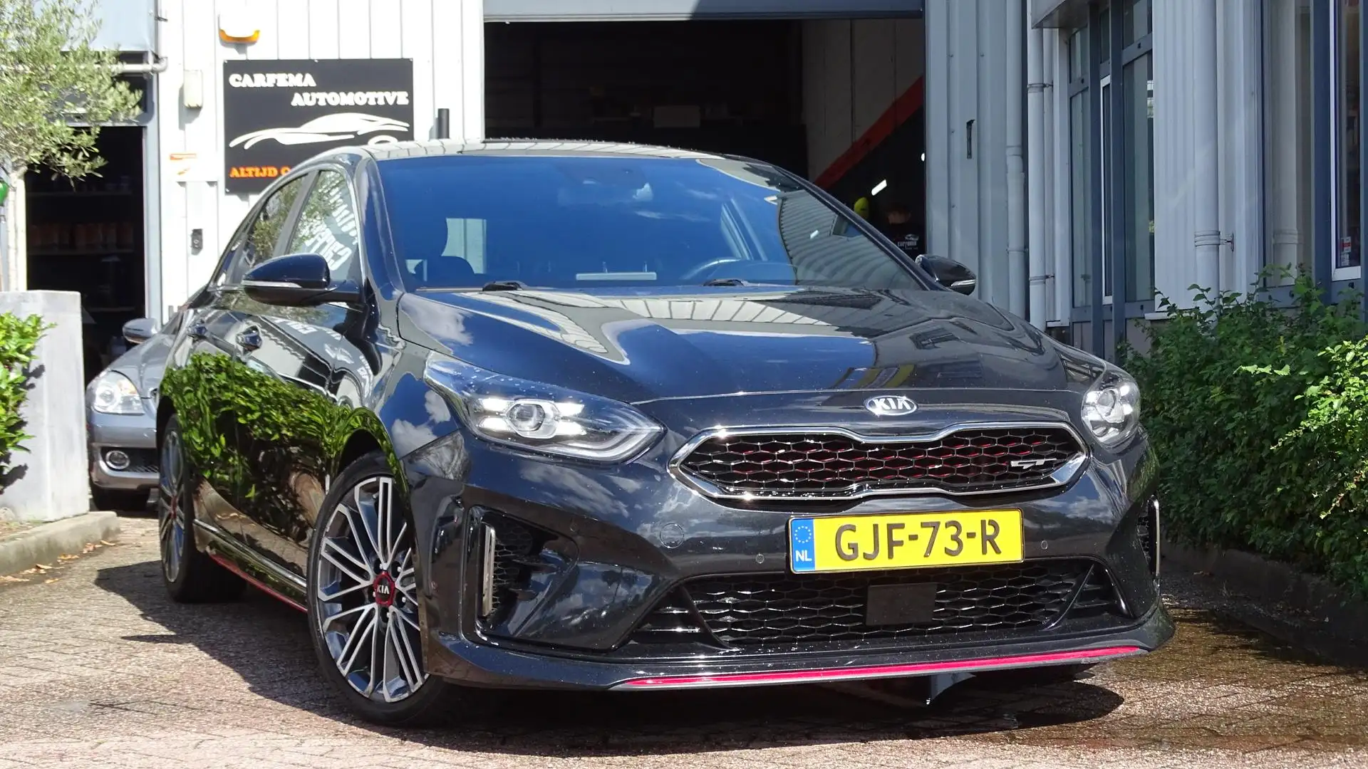 Kia Ceed / cee'd 1.6 T-GDi GT 204PK Automaat / Pano / JBL / Vol opt Noir - 1