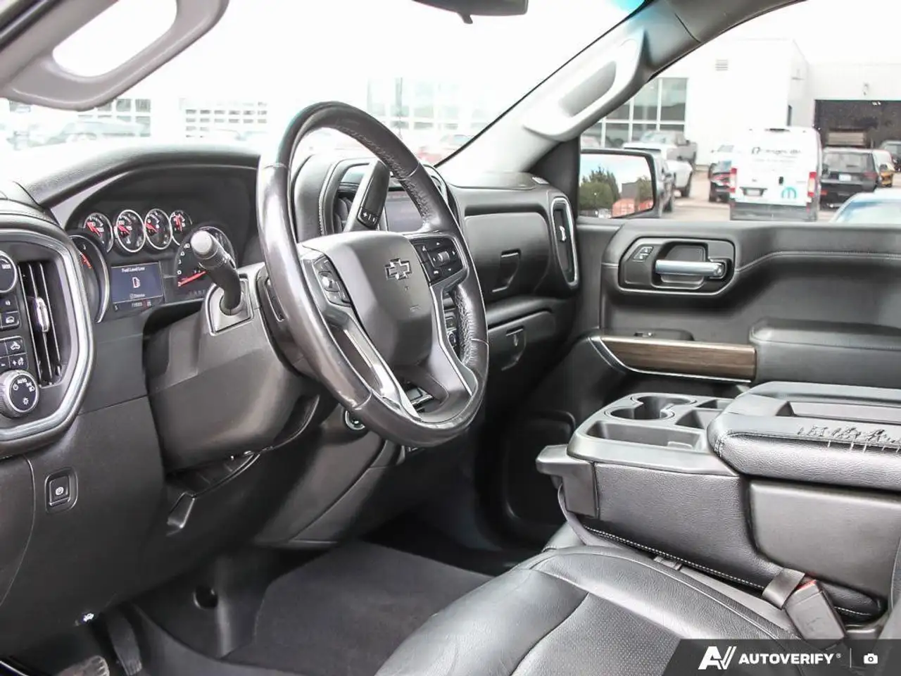Chevrolet Silverado 1500 снимка Chevrolet Silverado 1500