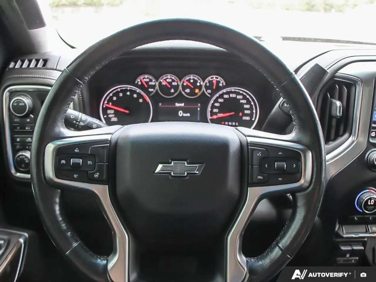 Chevrolet Silverado 1500 снимка Chevrolet Silverado 1500