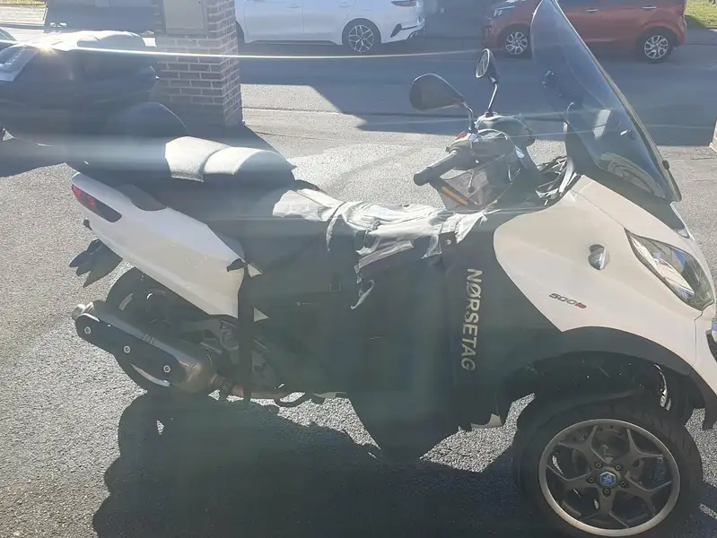 Piaggio MP3 500