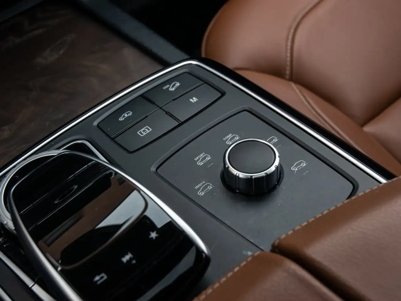 Mercedes-Benz GLE снимка Mercedes-Benz GLE