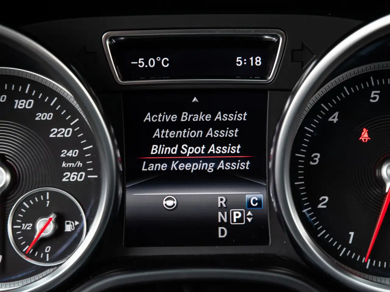 Mercedes-Benz GLE снимка Mercedes-Benz GLE