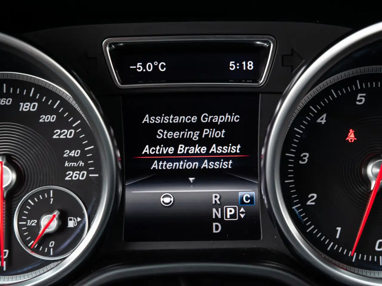 Mercedes-Benz GLE снимка Mercedes-Benz GLE