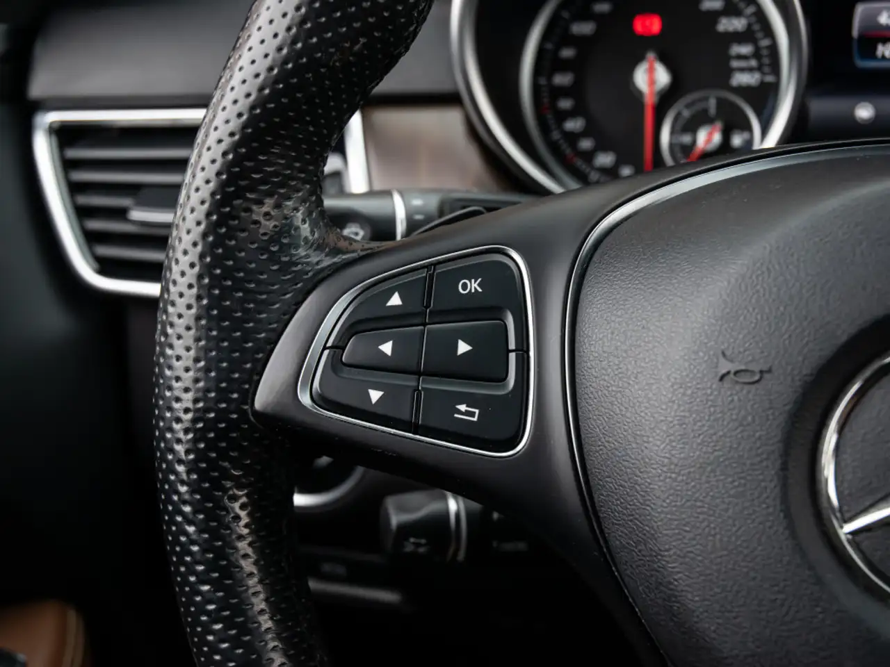 Mercedes-Benz GLE снимка Mercedes-Benz GLE