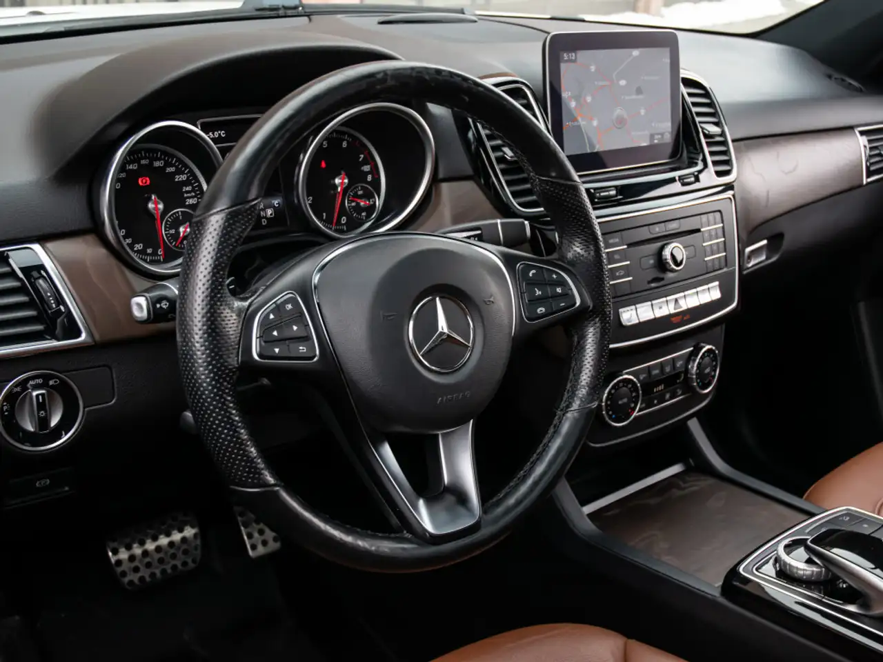 Mercedes-Benz GLE снимка Mercedes-Benz GLE