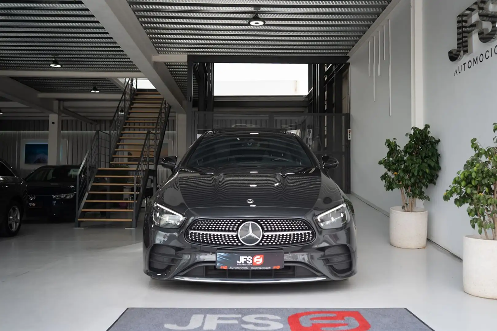 Mercedes-Benz E 220 Coupé 220d 4Matic 9G-Tronic Gris - 2