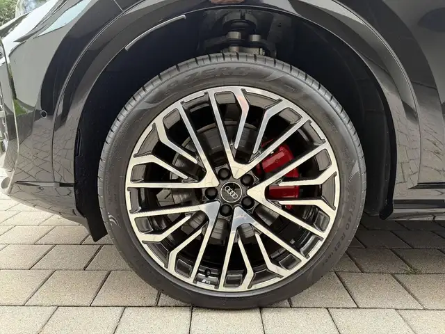 Audi Q5 view 14