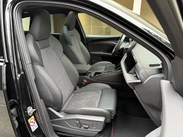 Audi Q5 view 12