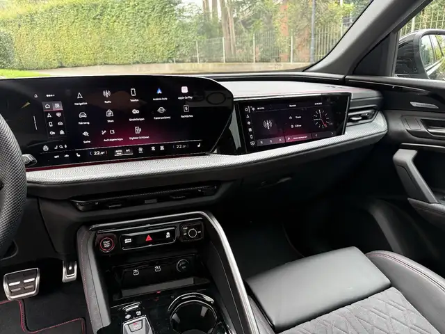 Audi Q5 view 10