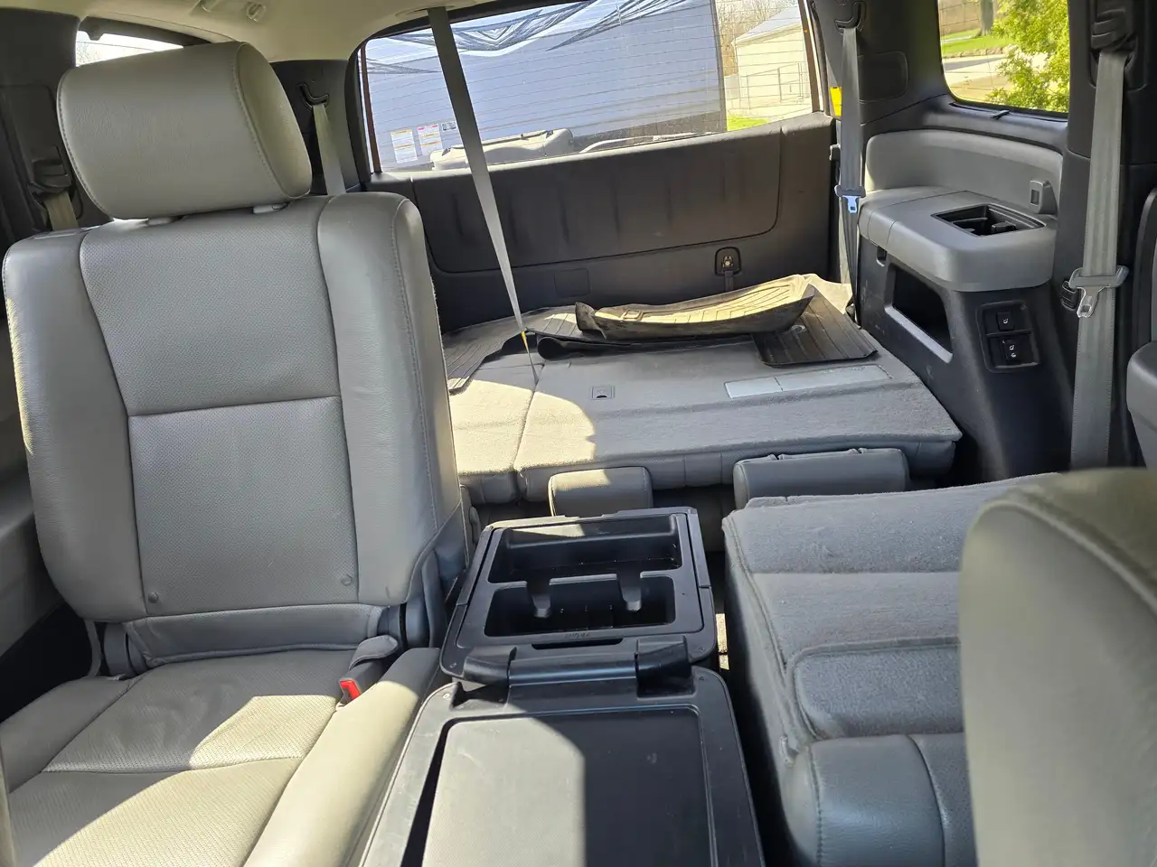 Toyota Sequoia снимка Toyota Sequoia