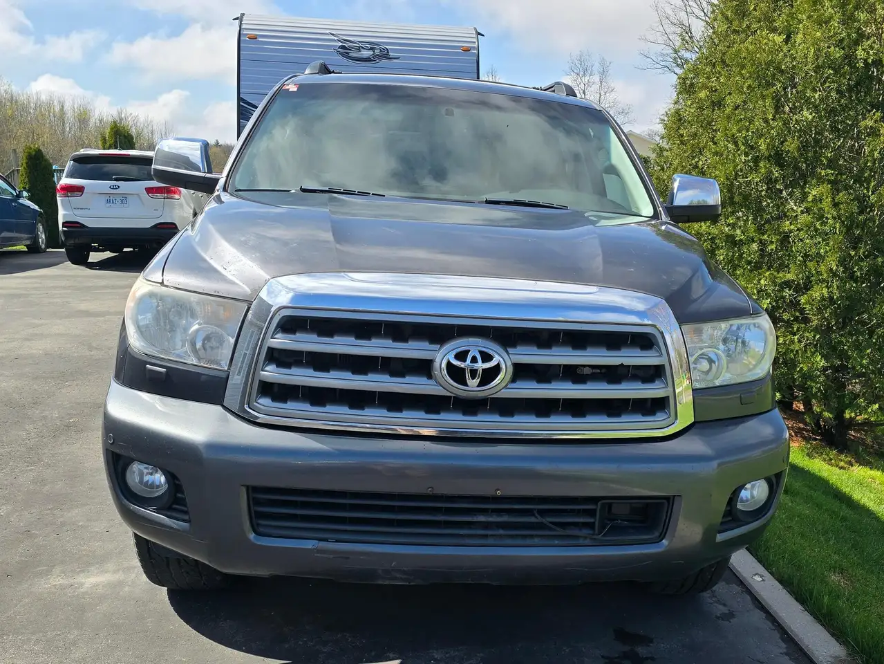 Toyota Sequoia снимка Toyota Sequoia