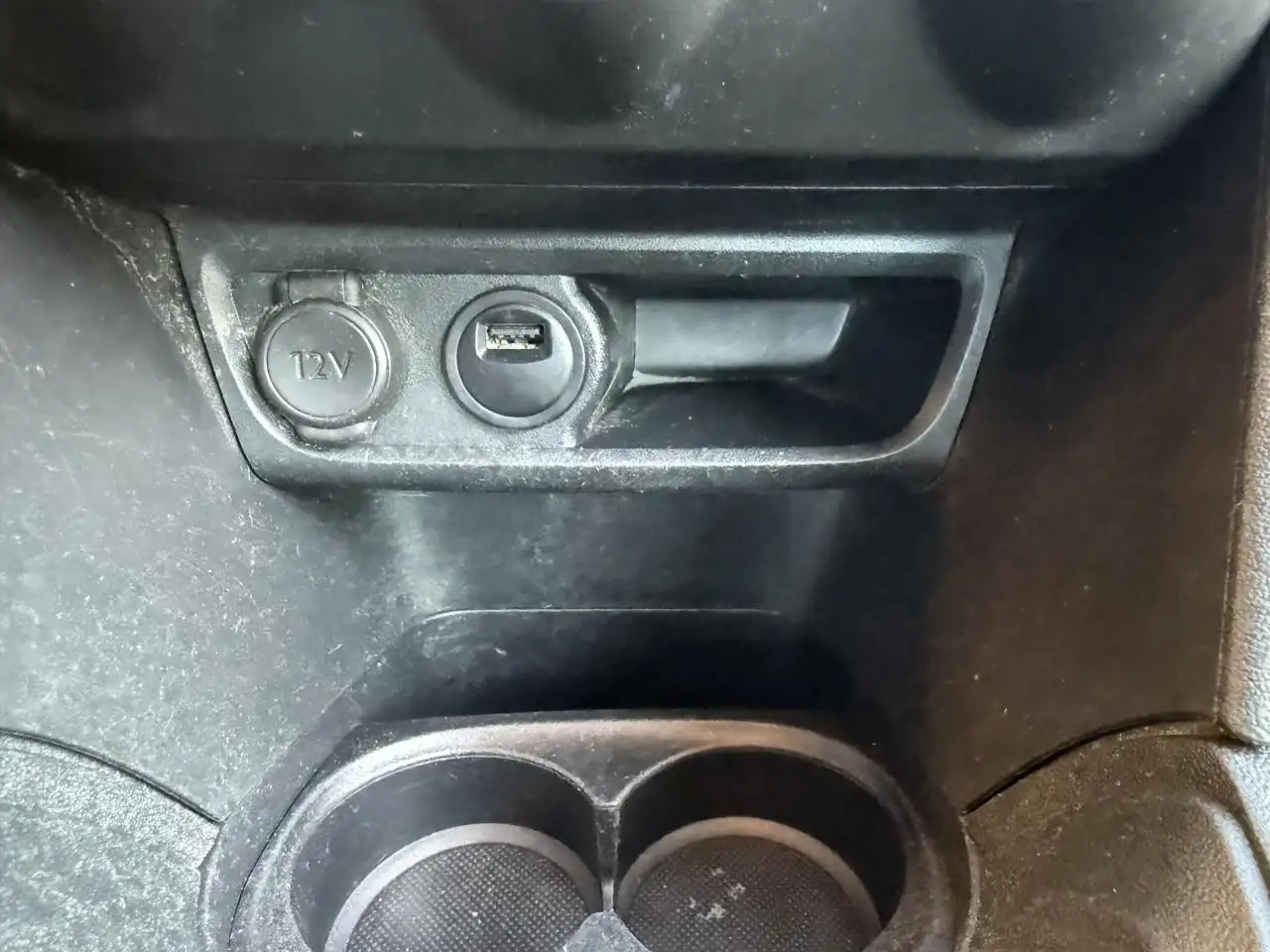 Peugeot 208 208 — photo 35