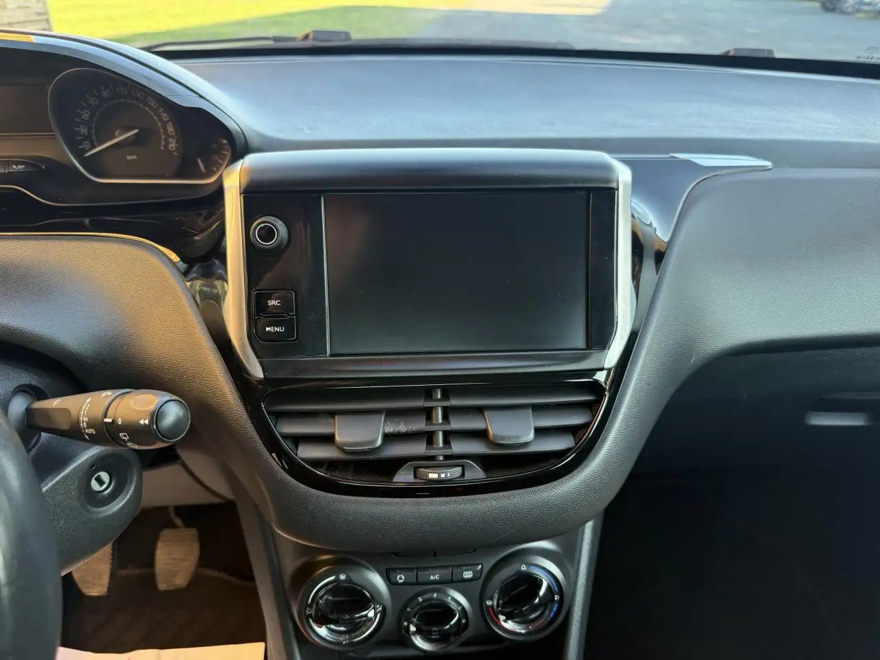 Peugeot 208 208 — photo 26