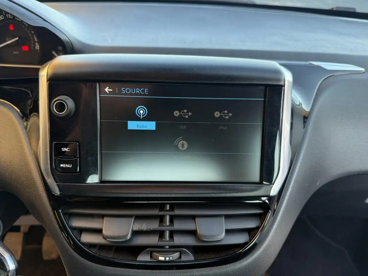 Peugeot 208 208 — photo 32