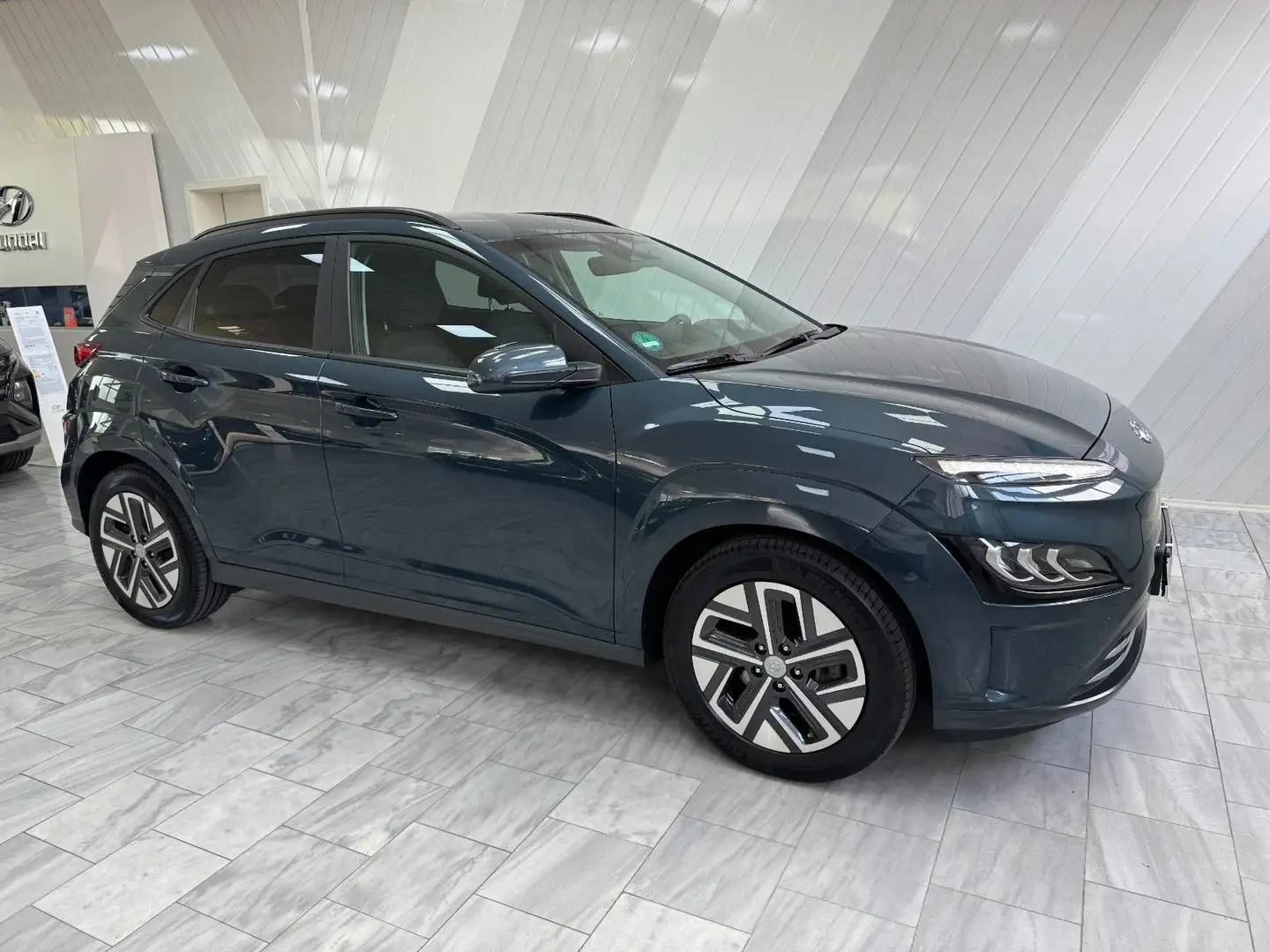 Hyundai KONA Elektro Trend Navi Wärmepumpe ASCC 100% SOH Blauw - 2