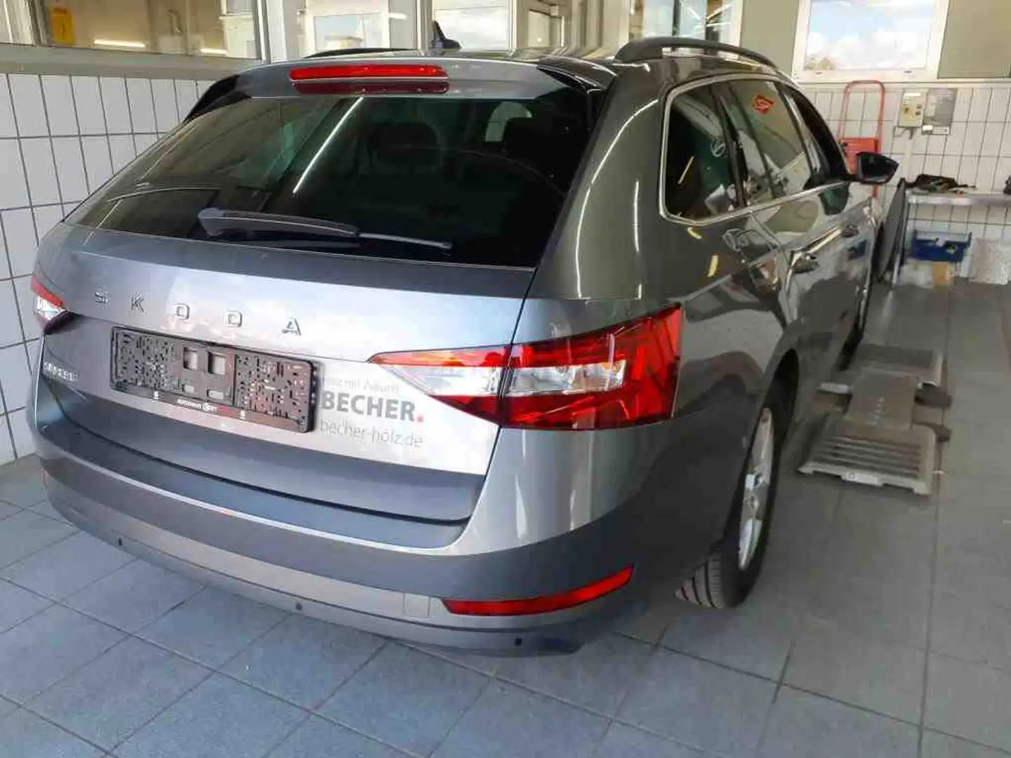 Skoda Superb Combi Ambition 2.0 TDI DSG/ LED, ACC, SHZ Grau - 2
