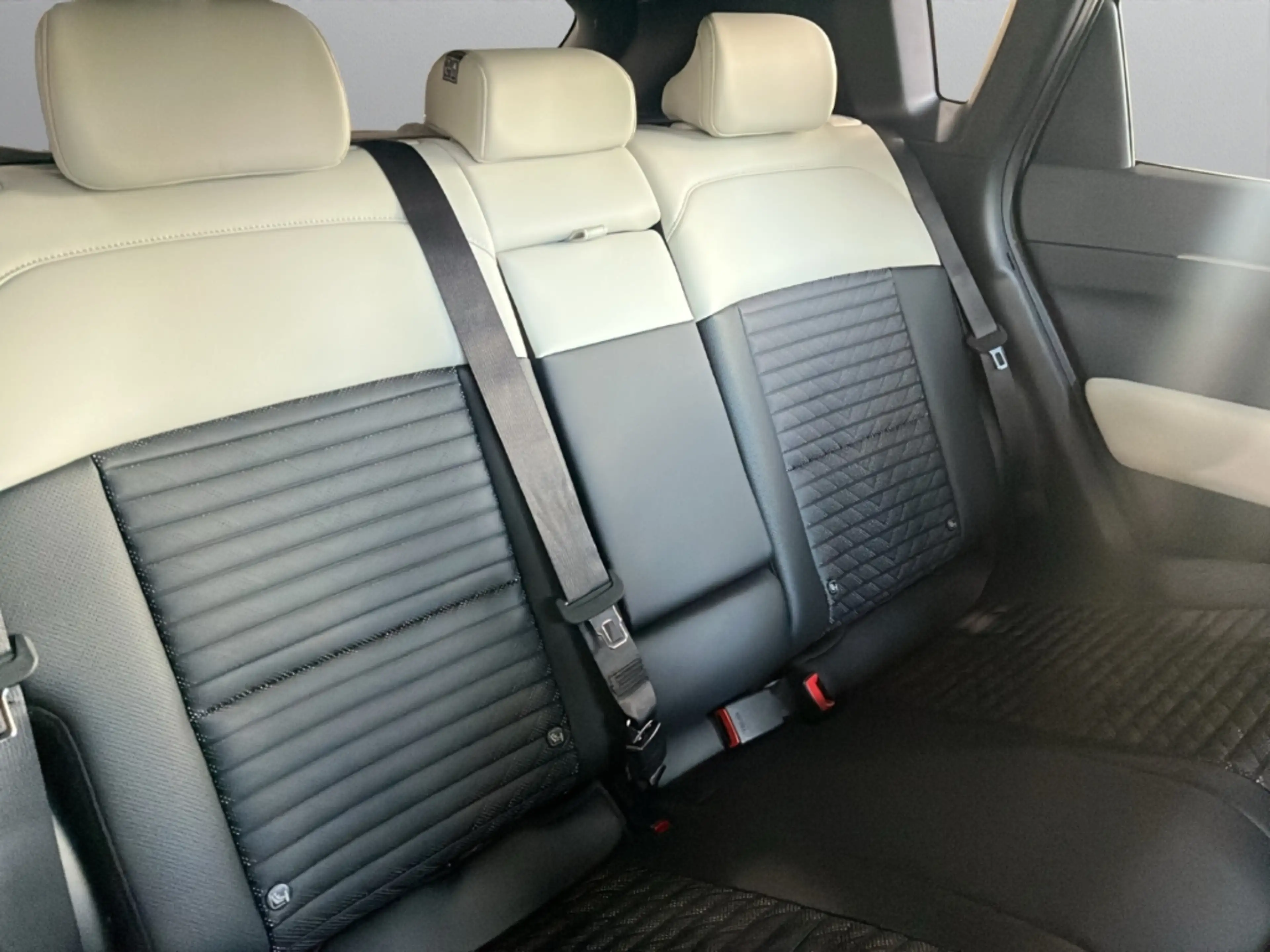 Kia EV4 81,4 kWh GT-Line V2L V2X Klimasitze El. Heckklappe — photo 9