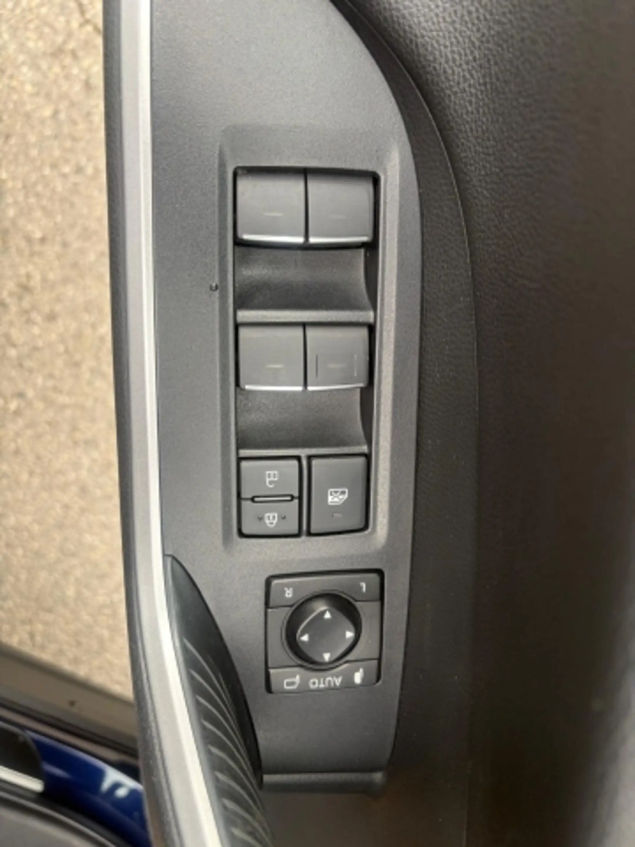 Toyota RAV 4 RAV 4 - 2,5 l PlugIn — photo 9