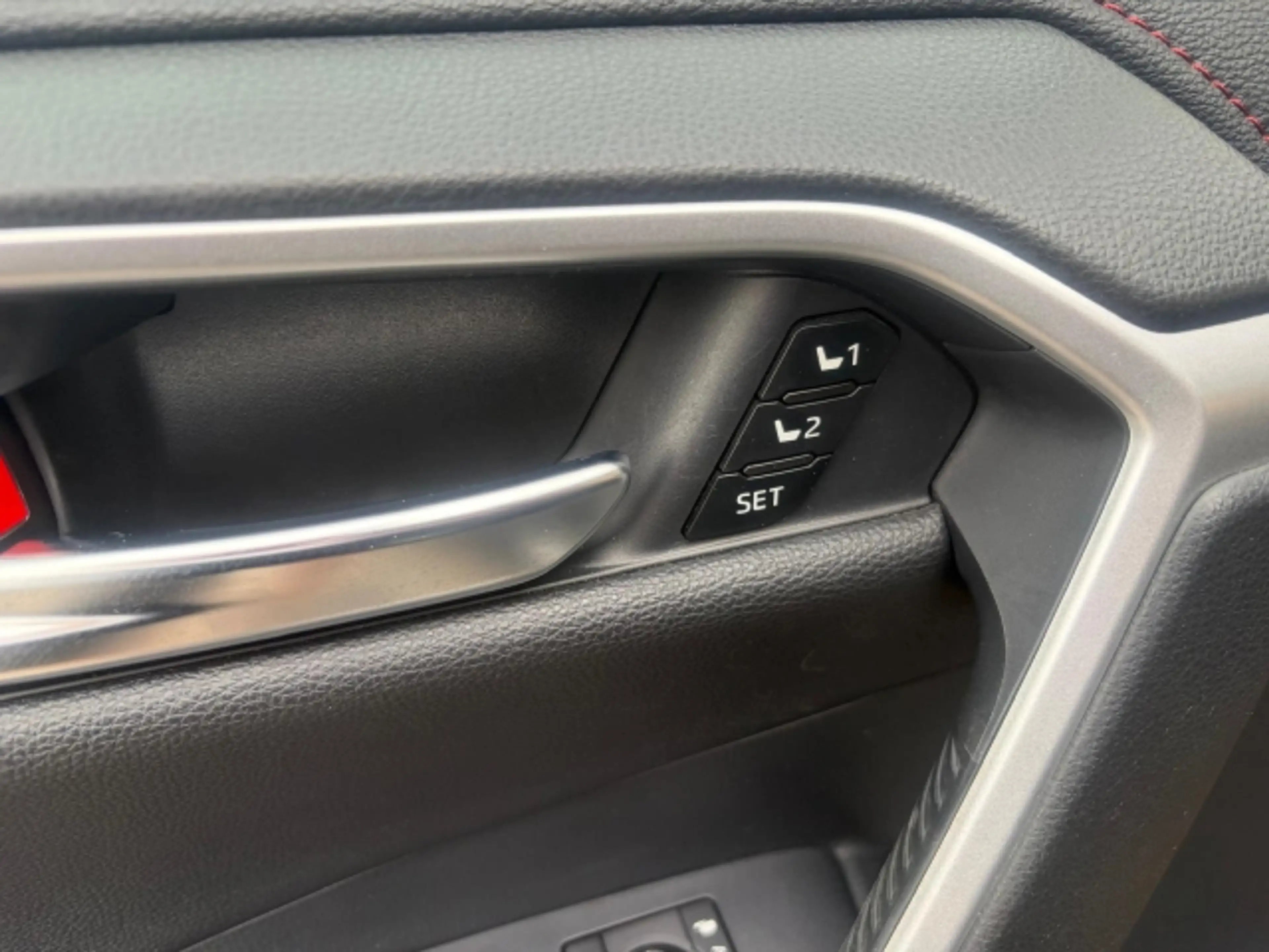 Toyota RAV 4 RAV 4 - 2,5 l PlugIn — photo 10