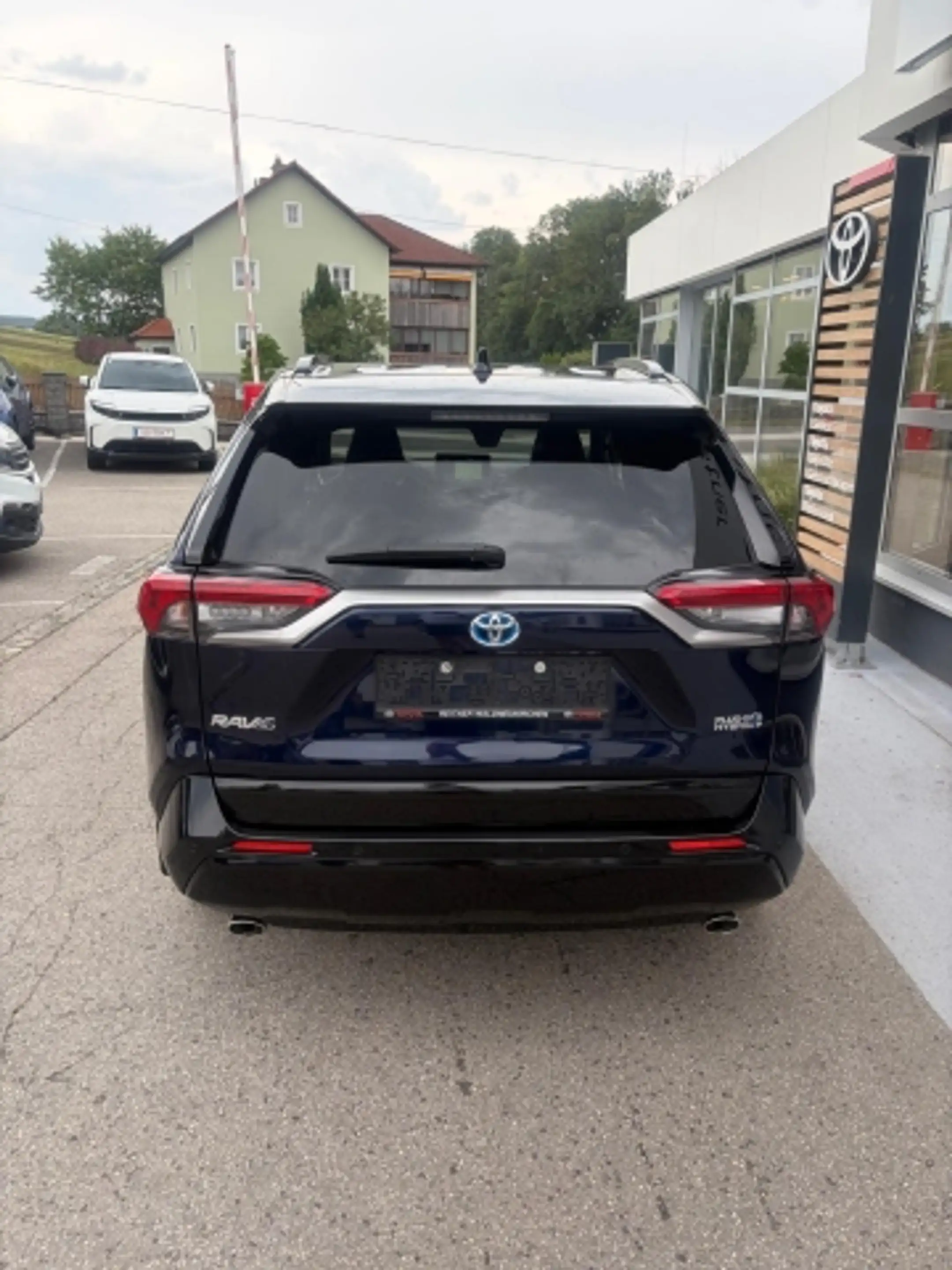 Toyota RAV 4 RAV 4 - 2,5 l PlugIn — photo 5