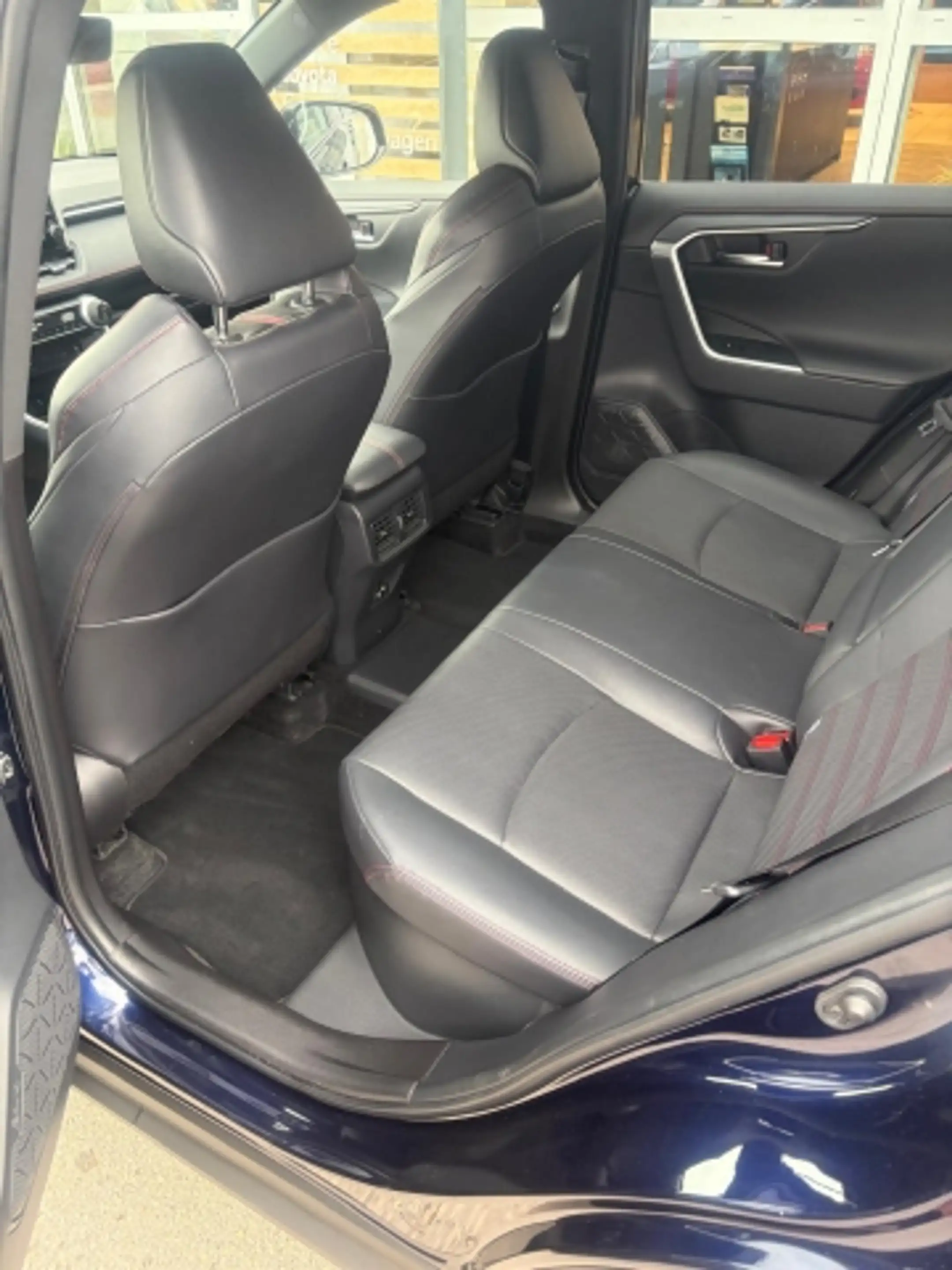 Toyota RAV 4 RAV 4 - 2,5 l PlugIn — photo 7