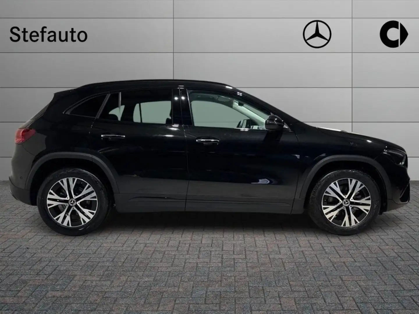 Mercedes-Benz GLA 200 d Automatic Progressive Advanced Plus Nero - 2