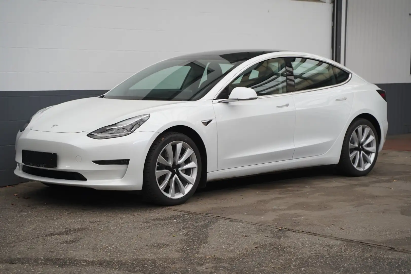Tesla Model 3 Long Range AWD *AHK*19-Zoll*Mwst.* Weiß - 1