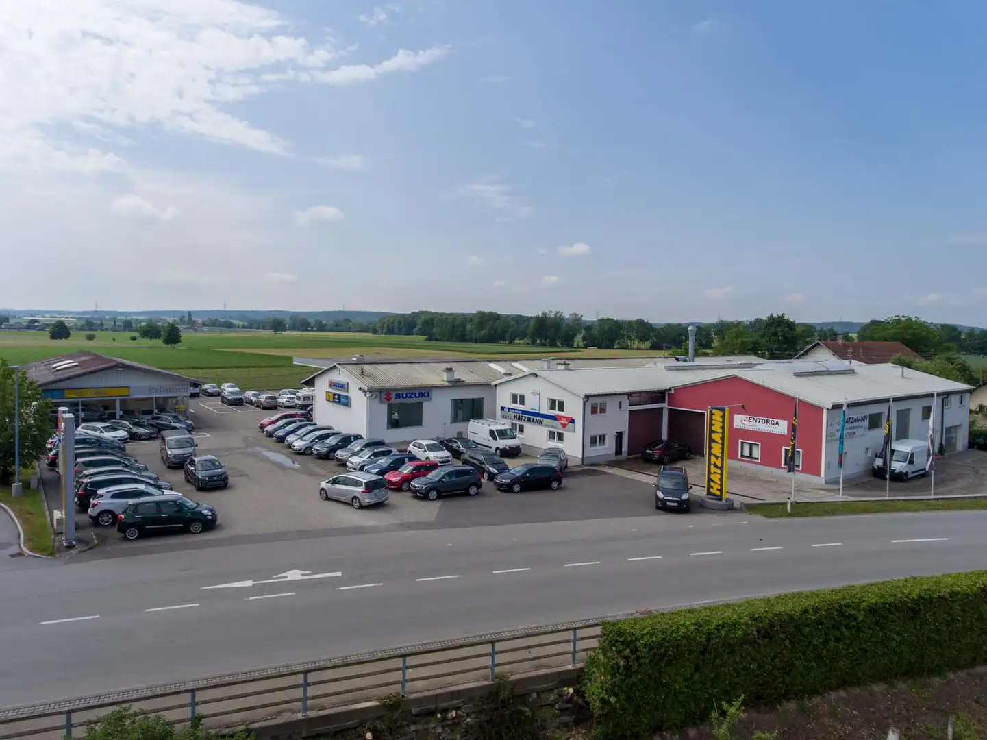 Suzuki Swift SWIFT Shine 1,2 Hybrid 82PS 5G Schalter Rot - 1