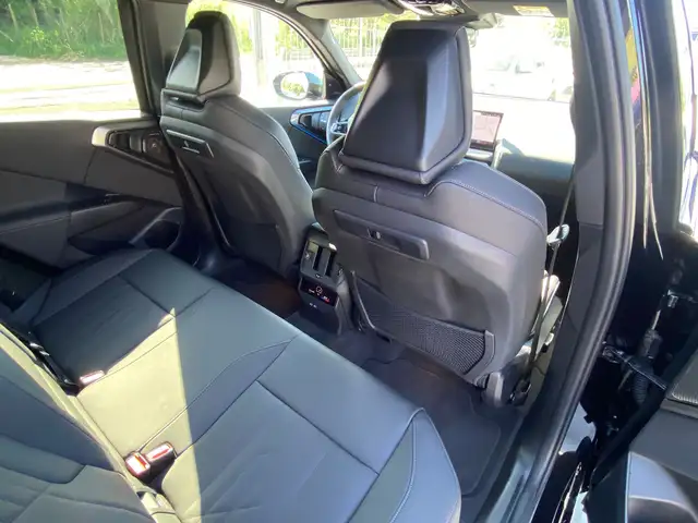 BMW X3 view 10