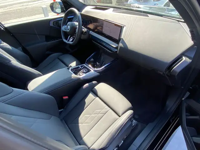 BMW X3 view 9