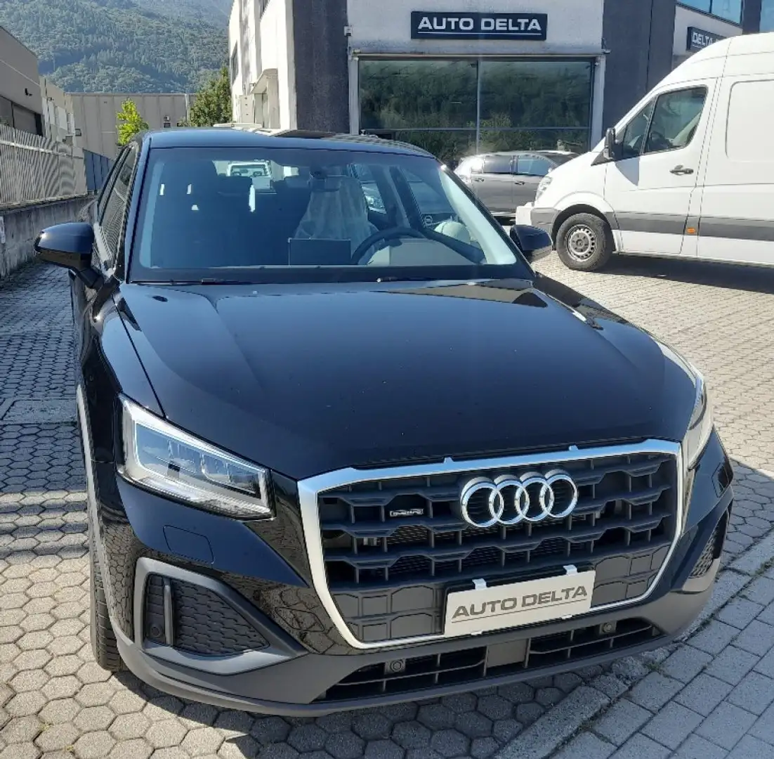 Audi Q2 35 TDI quattro S tronic Business Noir - 2