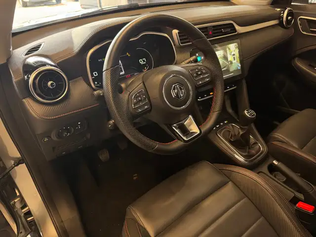 MG ZS view 8