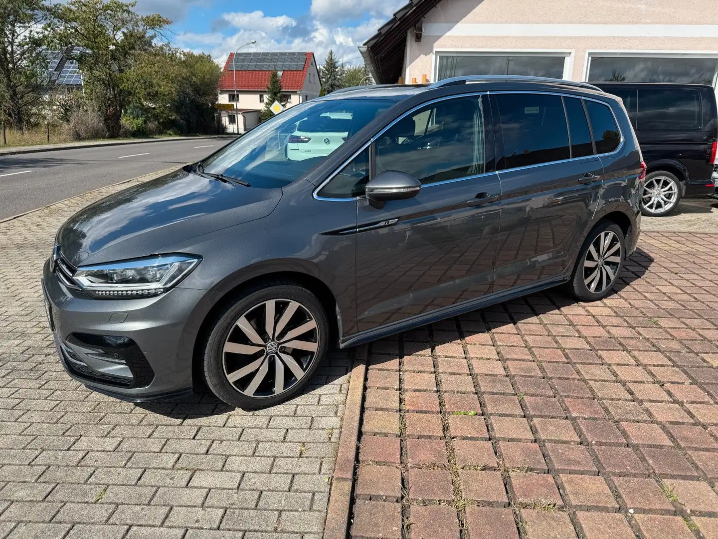 Volkswagen Touran Highline/ R-Line 7 Sitze Grau - 1