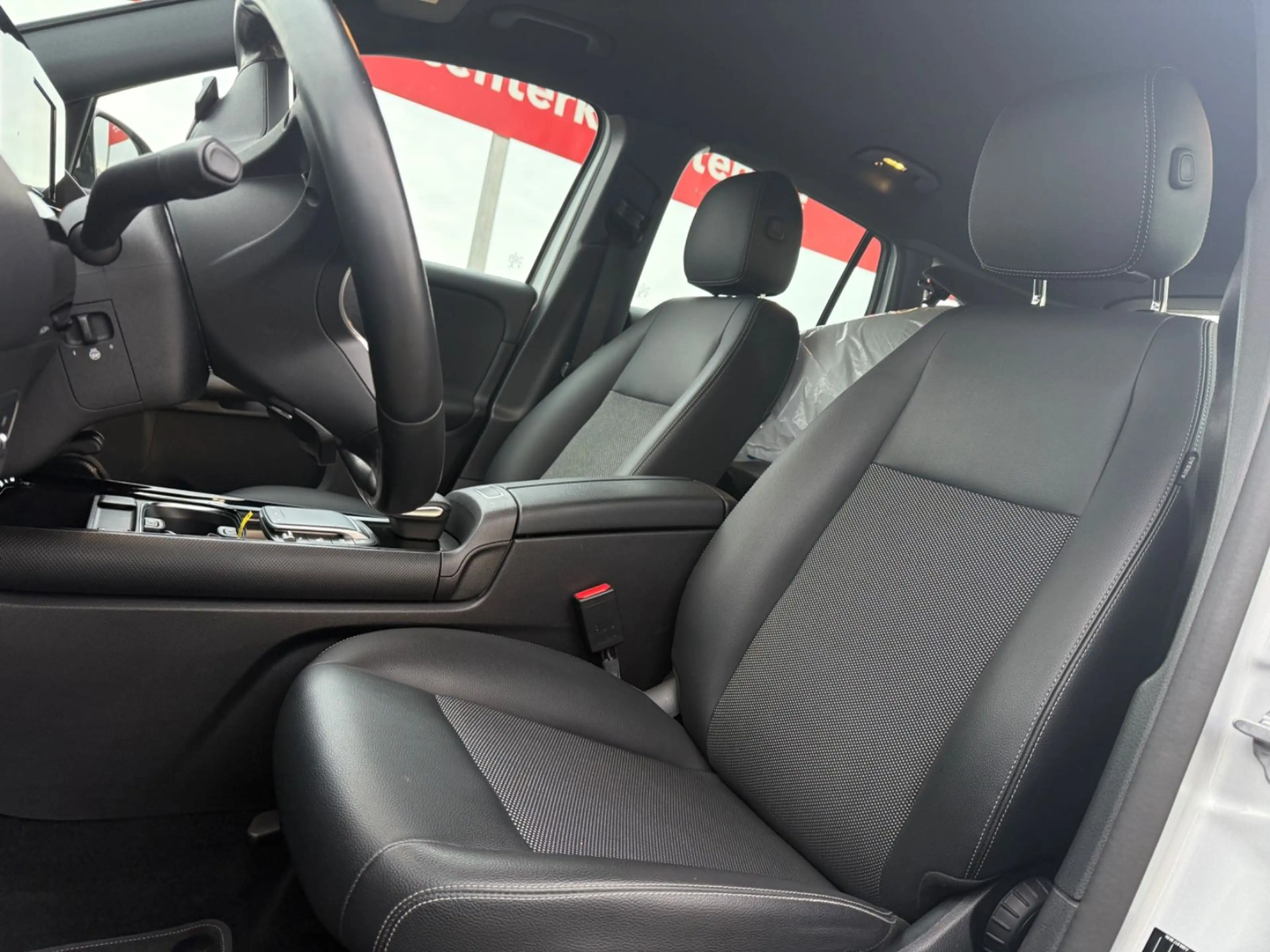 Mercedes-Benz GLA 220 d 4Matic*LED — photo 10