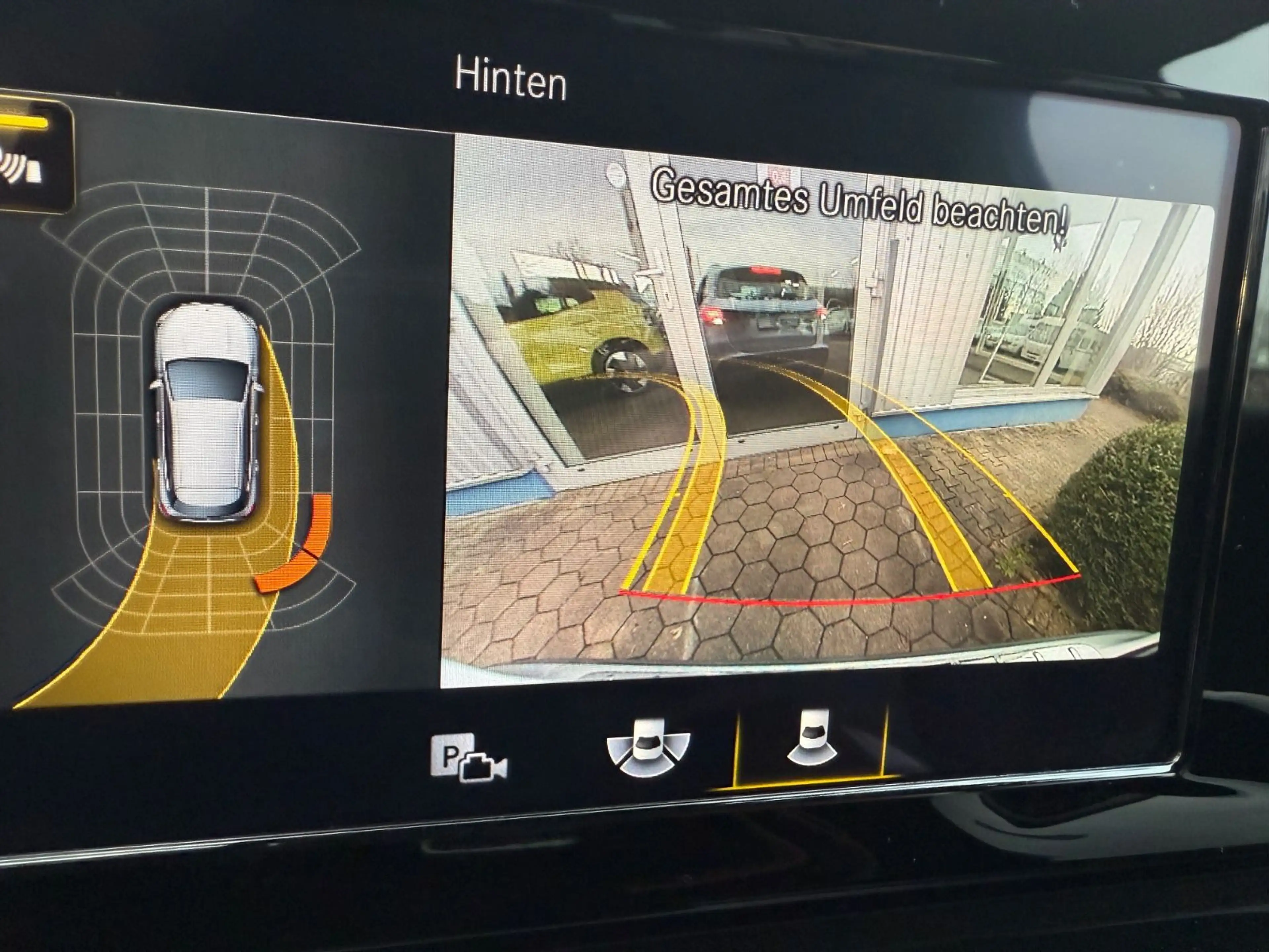 Mercedes-Benz GLA 220 d 4Matic*LED — photo 14