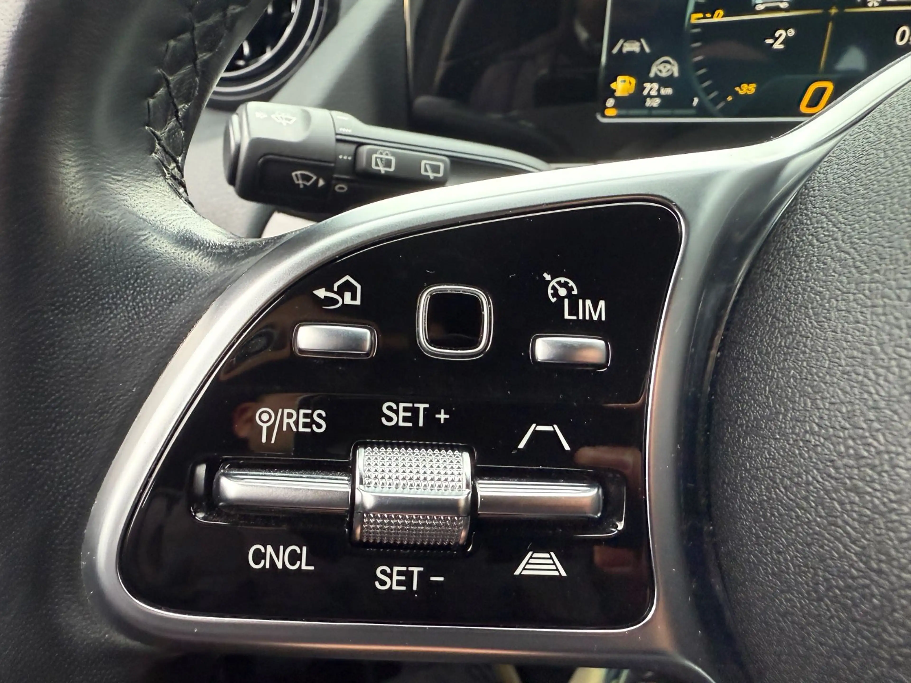 Mercedes-Benz GLA 220 d 4Matic*LED — photo 13
