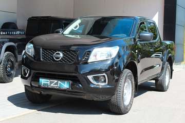 NP300 Visia Double Cab 4x4