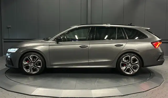 Skoda Octavia view 2