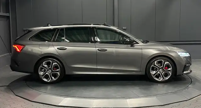Skoda Octavia view 6