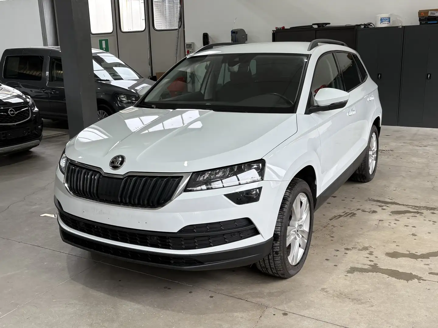 Skoda Karoq 2.0 TDI 4x4 Style LED Navi Bianco - 1
