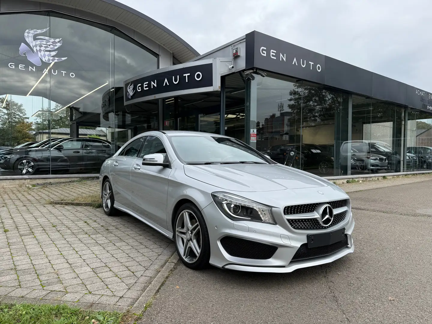 Mercedes-Benz CLA 180 AMG Line Euro 6b Xenon GPS LED Radar de recul Argento - 1